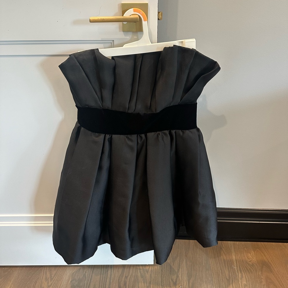 Elegant Black Dress with Velvet Waistband